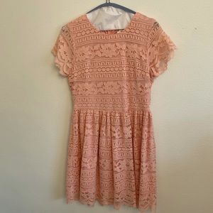 Peach lace dress - Size L